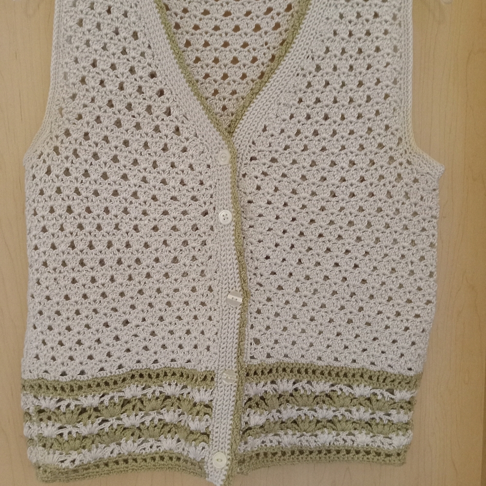 Elegant Cream and Green Women's Sweater